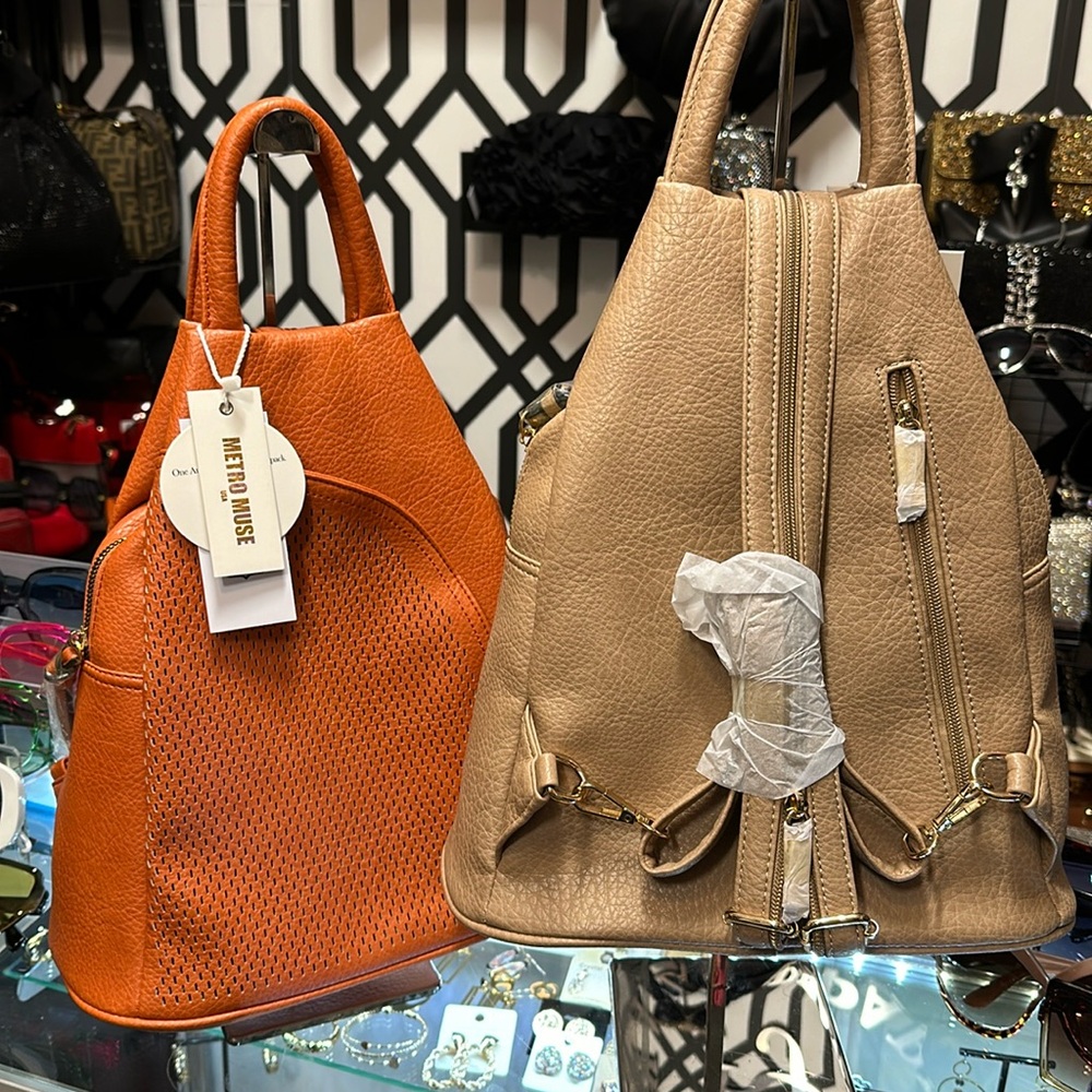 One And Double Strap Backpack material vegan by Metro Muse